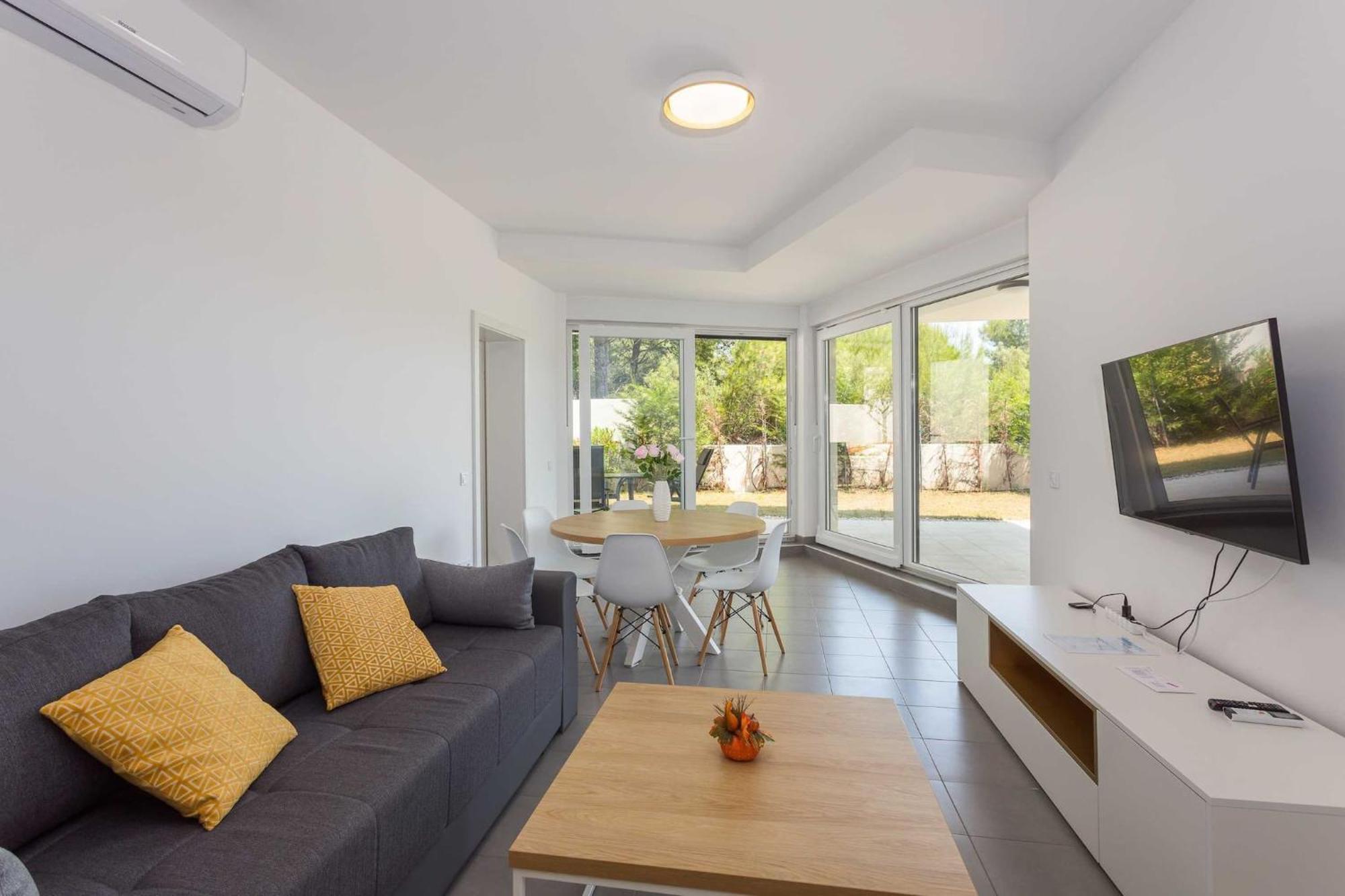 Apartments At Villa Frida Premantura Kültér fotó