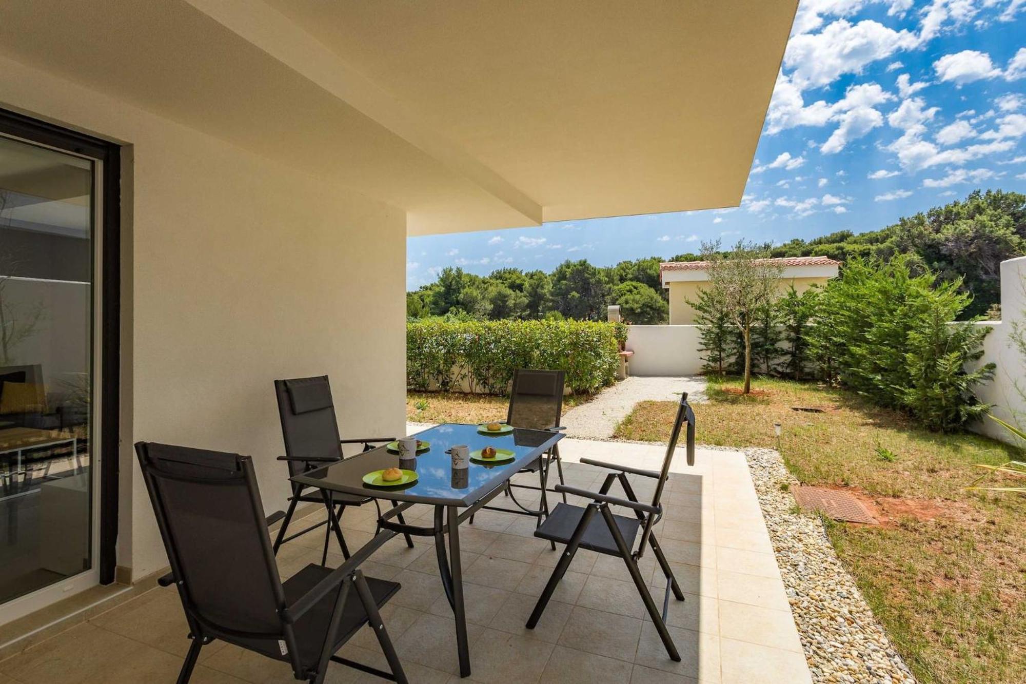 Apartments At Villa Frida Premantura Kültér fotó