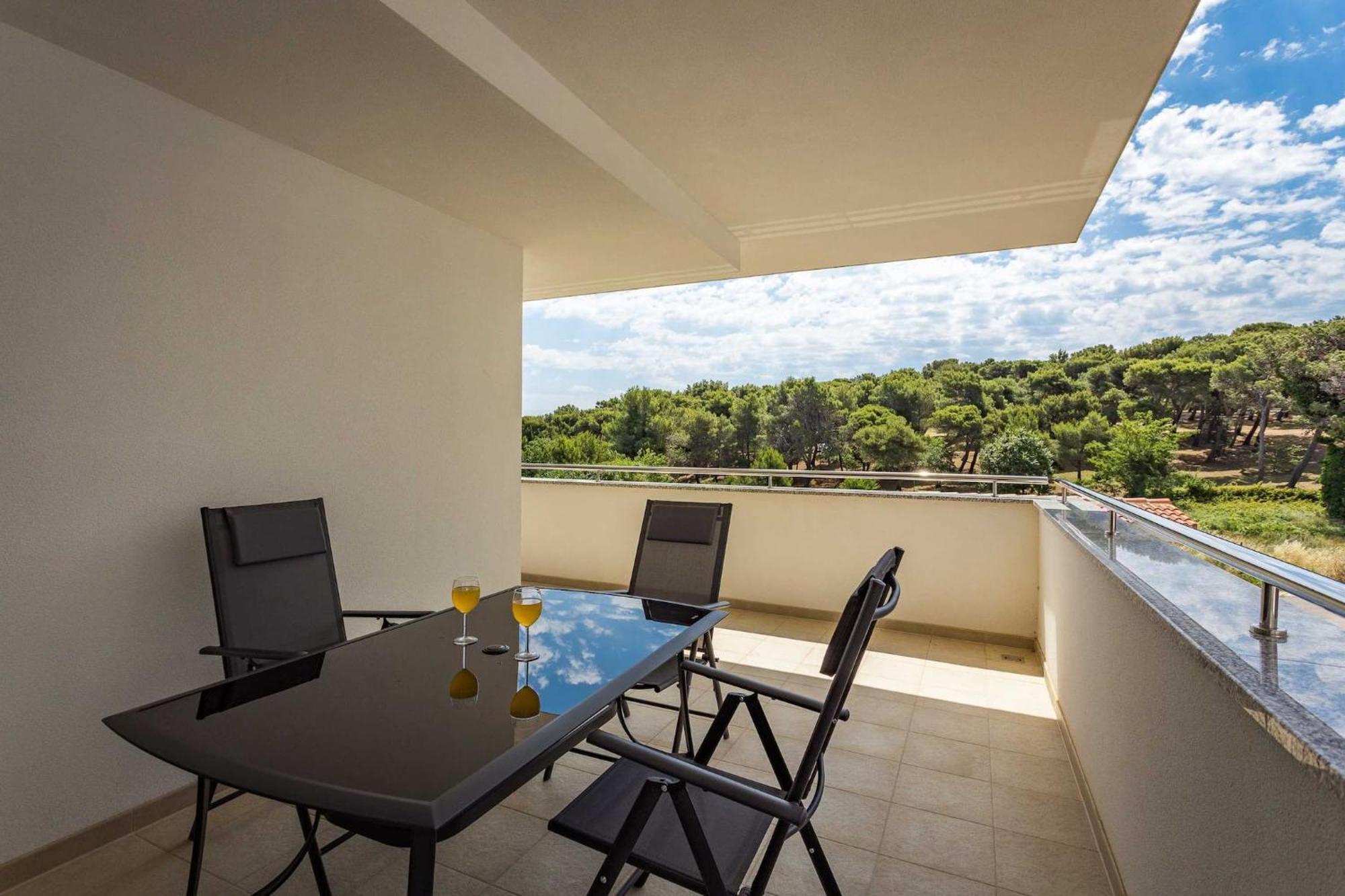 Apartments At Villa Frida Premantura Kültér fotó